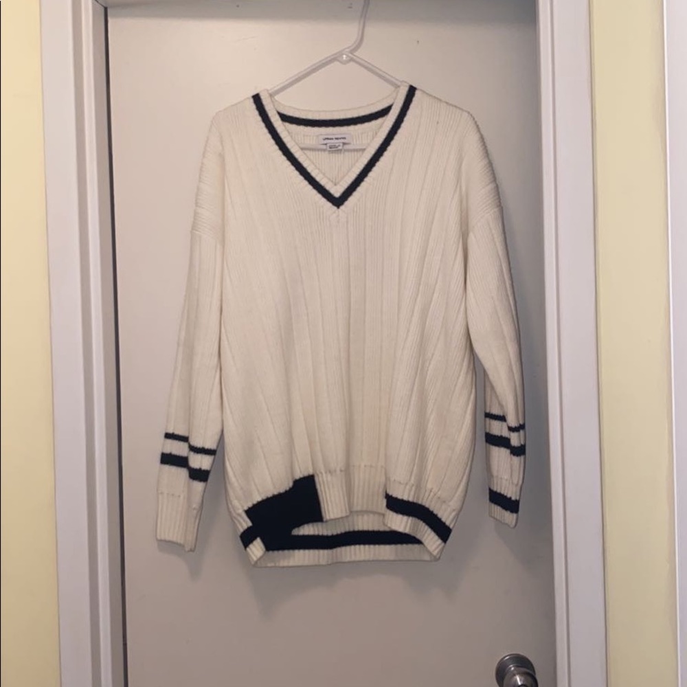 COPY - Urban Revivo oversized black/white sweater